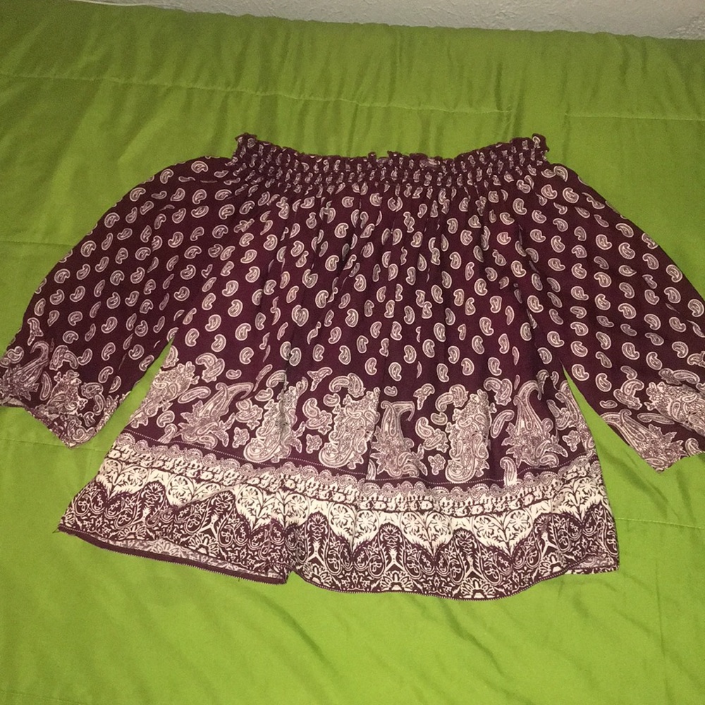 Cute off-shoulder elbow sleeve top